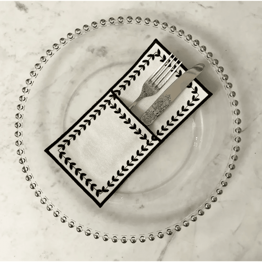 qotnhome طقم مفارش رمضانية بتطريز أسود مع حوامل بتصميم أوراق شجر